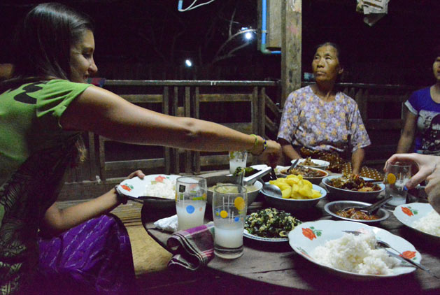 Eating with a Myanmar family in Bagan