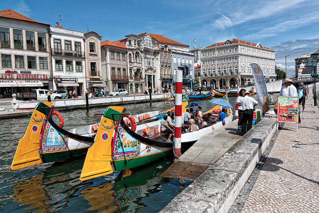 Aveiro: "the Venice of Portugal"  Photo source: Leonardo Del Prete