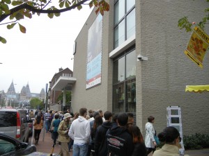 Line in front of Van Gogh Museum, Amsterdam