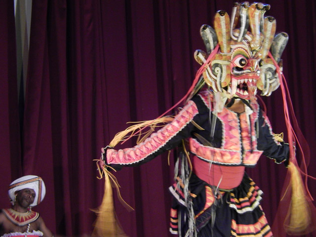 kandy-cultural-show-sri-lanka