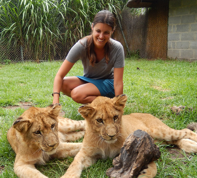 alissa-with-cubs